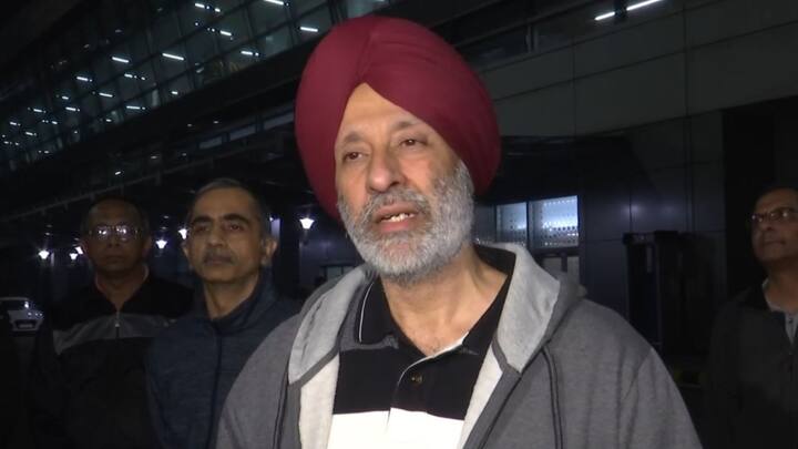 Seven of the eight Indian Navy veterans who were jailed in Qatar on 'espionage' charges have returned to India after 18 months. (Source: ANI)