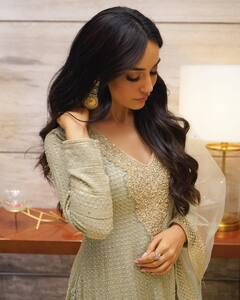 PHOTO: सुरभी ज्योतीने तिच्या पारंपरिक लूकने जिंकली चाहत्यांची मने, फोटो सोशल मीडियावर व्हायरल!