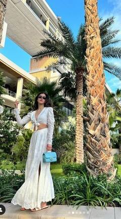 Shanaya Kapoor: ਸ਼ਨਾਇਆ ਕਪੂਰ ਨੇ ਵ੍ਹਾਈਟ ਆਊਟਫਿਟ 'ਚ ਵਧਾਈ ਪ੍ਰਸ਼ੰਸਕਾਂ ਦੇ ਦਿਲ ਦੀ ਧੜਕਣ, ਦੇਖੋ ਸ਼ਾਨਦਾਰ ਲੁੱਕ