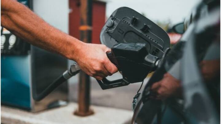 Some useful tips to prevent yourself from fraud at fuel stations Fuel Pump Tips: पेट्रोल पंप पर धोखाधड़ी से रहें सावधान, अपनाएं ये जरूरी टिप्स 