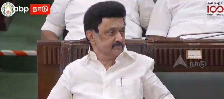 கடந்தாண்டு ஜனவரி 9 ஆம் தேதியன்று நடந்த சட்டசபை கூட்டத்தொடரிலும் இதே போல அவையின் நடுவிலே, வெளியேறினார் ஆர்.என்.ரவி.