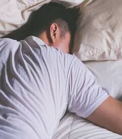 Oversleeping Side Effects: ਜ਼ਿਆਦਾ ਸੌਣਾ ਵੀ ਹੋ ਸਕਦਾ ਖ਼ਤਰਨਾਕ, ਗੰਭੀਰ ਬੀਮਾਰੀਆਂ ਦਾ ਖ਼ਤਰਾ