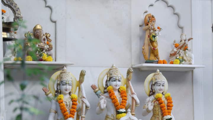 A picture shared on his blog showcased numerous statues made of white marble within the temple premises, adorned with fresh flower garlands. (Image Source: Actor Amitabh Bachchan's blog)