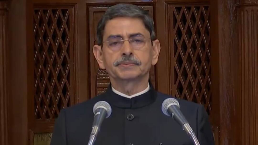 Tamilnadu Governor Resfuses to address the speech prepared by Govt in Assembly ప్రభుత్వం ఇచ్చిన స్పీచ్‌ని చదవని గవర్నర్, తమిళనాడు అసెంబ్లీలో అలజడి