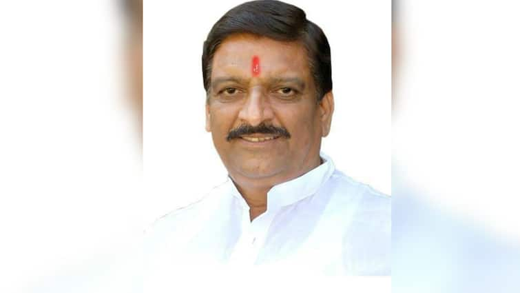 Pune news  junnar assembly constituency ex mla vallabh benke passes away sharad pawar ajit pawar Vallabh Benke Passes Away : पवार कुटुंबियांचे निकटवर्तीय माजी आमदार वल्लभ बेनके यांचे दीर्घ आजाराने निधन; 74 व्या वर्षी घेतला अखेरचा श्वास