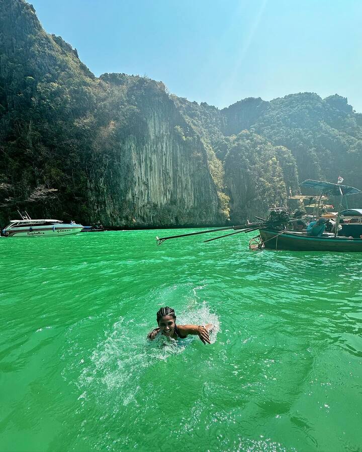 கடலுக்கு சென்று நீச்சல் அடிக்காமல் இருக்க முடியுமா...?