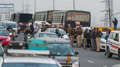 किसानों के दिल्ली कूच को लेकर बॉर्डर पर घेराबंदी, आने-जाने वाले यात्रियों पर पुलिस की पैनी नजर