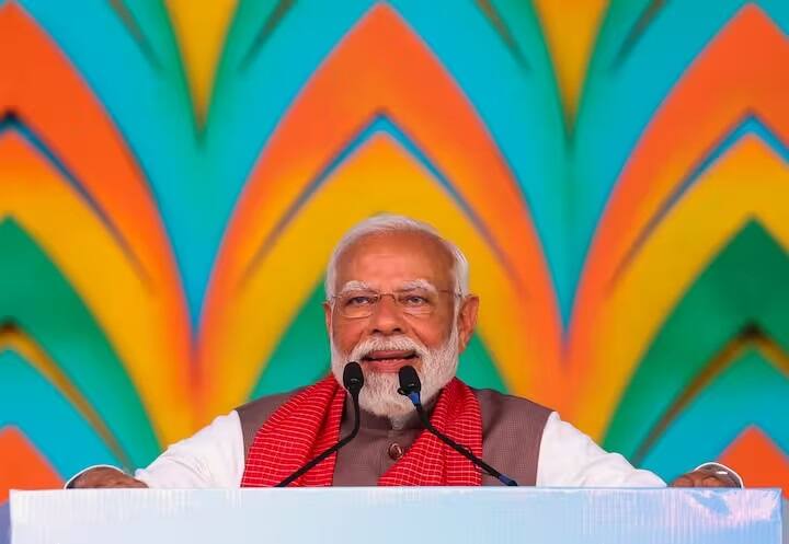 2014થી કેન્દ્રમાં સત્તામાં રહેલી ભાજપે દાવો કર્યો છે કે તેમની સરકારનો ત્રીજો કાર્યકાળ દૂર નથી. એટલું જ નહીં પીએમ મોદીએ રાજ્યસભામાં પણ આ વાતનો પુનરોચ્ચાર કર્યો છે. હવે એક સર્વેમાં સામે આવ્યું છે કે પીએમ મોદીની જવાબદારી સંભાળવા માટે યોગ્ય નેતા કોણ છે?