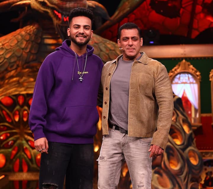 Throughout his stay in the Bigg Boss house, Elvish was often seen talking about his romantic relationships and girlfriend. He talked about how he has only ever loved one woman.