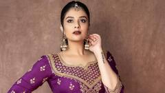 Sreemukhi Photos : పర్పుల్​ కలర్ డ్రెస్​లో వావ్ వావ్​గా కనిపిస్తున్న శ్రీముఖి