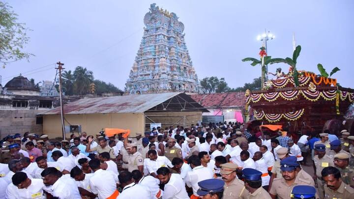 தேவகோட்டை அருகே கண்டதேவி சொர்ண மூர்த்தீஸ்வரர் ஆலய தேர் வெள்ளோட்டம், உயர்நீதிமன்ற உத்தரவால் சிறப்பாக நடைபெற்றது.