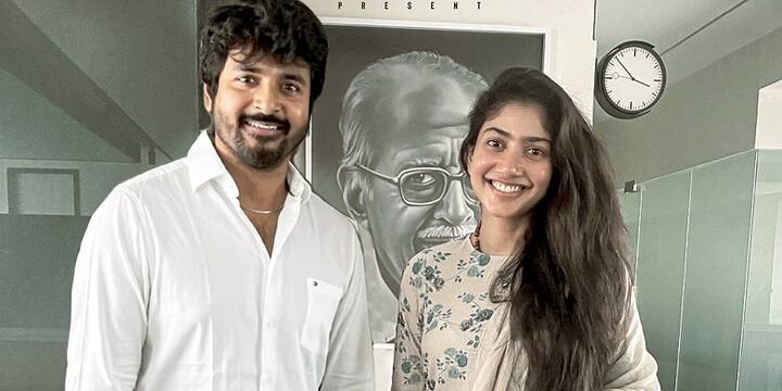 மாணவன் மற்றும் ராணுவ வீரனாக சிவகார்த்திகேயன் நடிக்க அவருக்கு ஜோடியாக சாய் பல்லவி நடித்து வருகிறார்.