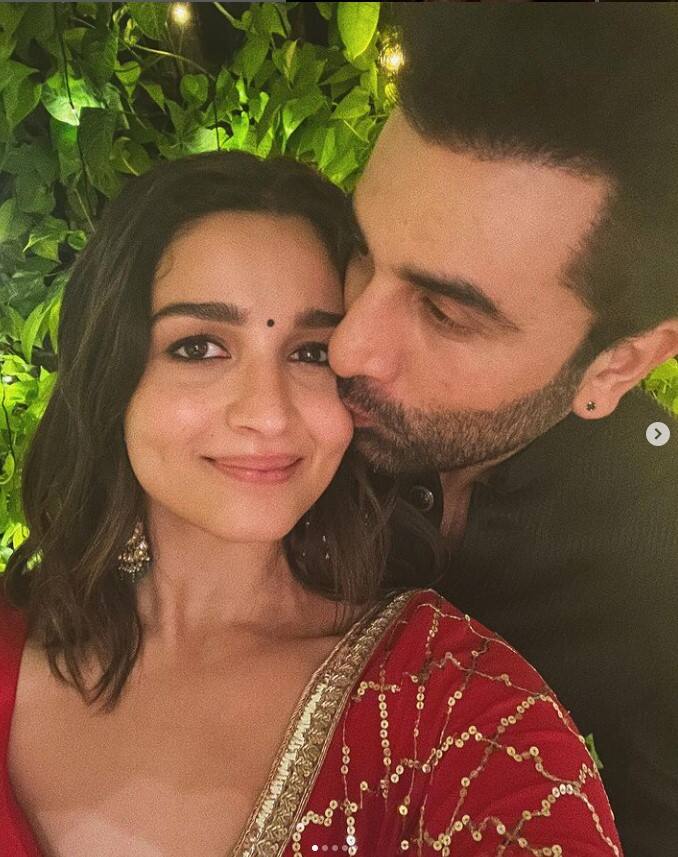 ਵਰਕਫਰੰਟ ਦੀ ਗੱਲ ਕਰੀਏ ਤਾਂ ਆਲੀਆ ਭੱਟ ਜਲਦ ਹੀ ਫਿਲਮ ਜਿਗਰਾ 'ਚ ਨਜ਼ਰ ਆਵੇਗੀ। ਇਨ੍ਹੀਂ ਦਿਨੀਂ ਉਹ ਆਪਣੀ ਫਿਲਮ ਦੀ ਸ਼ੂਟਿੰਗ 'ਚ ਰੁੱਝੀ ਹੋਈ ਹੈ। ਉਹ ਆਖਰੀ ਵਾਰ ਰੌਕੀ ਔਰ ਰਾਣੀ ਕੀ ਪ੍ਰੇਮ ਕਹਾਣੀ ਵਿੱਚ ਨਜ਼ਰ ਆਈ ਸੀ।