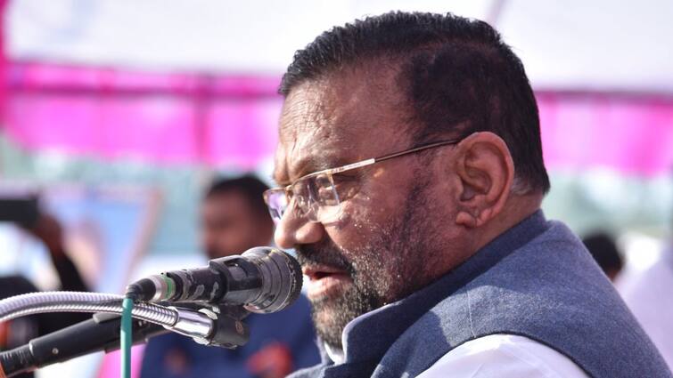 UP Politics Which alliance will Swami Prasad Maurya go to  NDA or INDIA NDA या INDIA किस गठबंधन में जाएंगे स्वामी प्रसाद मौर्य? सपा छोड़ने के बाद दिए ये संकेत