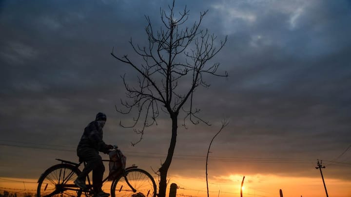 India Weather Alert: भारत मौसम विज्ञान विभाग (IMC) ने मंगलवार (13 फरवरी, 2024) को बताया कि आने वाले दिनों में देश में कैसा मौसम रहेगा.