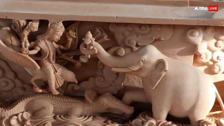 बीएपीएस मंदिर में देश के प्रत्येक अमीरात का प्रतिनिधित्व करने वाली सात मीनारें हैं. इस मंदिर में लोहे और स्टील का प्रयोग नहीं किया है. इटरलॉकिंग टेक्नोलॉजी से बीएपीएस मंदिर का निर्माण हुआ है, हजारों साल तक इस मंदिर की मजबूती यूं ही बनी रहेगी.