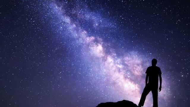 ISRO And Knowledge Bank: read the story of biggest stars in the Milky Way Galaxy Knowledge Bank: બ્રહ્માંડનો સૌથી મોટો તારો, જેમાં સમાઇ શકે છે 10 અબજ સૂર્ય, જો આપણા સૌરમંડળમાં હોત તો ?