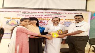 தமிழக பண்பாட்டை பறைசாற்றும் தொல்லியல் எச்சங்கள்; பன்னாட்டு கருத்தரங்கத்தில் கல்லூரி மாணவிகள் வியப்பு