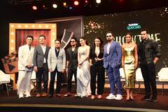 Showtime Trailer Launch Pics: ब्लू सूट में इमरान हाशमी का दिखा डेशिंग लुक...तो ऑफ शोल्डर ड्रेस में मौनी रॉय लगीं अप्सरा, देखें बाकी स्टार्स का लुक