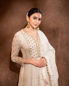 PHOTO: मालदीवचा ऐवजी भारतातच लग्न करणार; रकुल प्रीत-जॅकी भगनानीच्या वेडिंग कार्डचे फोटो व्हायरल!