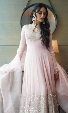 Surbhi Jyoti: ਸੁਰਭੀ ਜੋਤੀ ਨੇ ਆਪਣੇ ਟ੍ਰੈਡਿਸ਼ਨਲ ਲੁੱਕ ਨਾਲ ਜਿੱਤਿਆ ਪ੍ਰਸ਼ੰਸਕਾਂ ਦਾ ਦਿਲ, ਸੋਸ਼ਲ ਮੀਡੀਆ 'ਤੇ ਵਾਇਰਲ ਹੋਈਆਂ ਤਸਵੀਰਾਂ