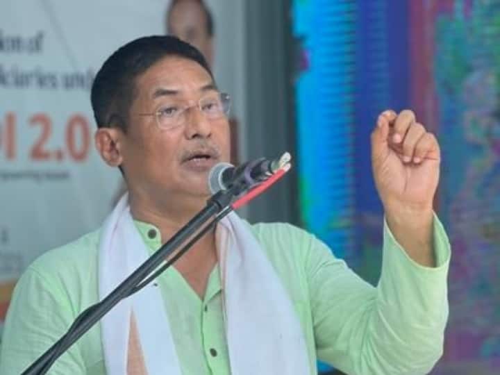 सनी देओल और प्रदान बरुआ ने किसी भी संबोधन और चर्चा में भाग नहीं लिया. हालांकि, इन दोनों ने लिखित रूप से भागीदारी जरूर दिखाई और लिखित सवाल दिए थे. इसके अलावा संसद में तीन सांसद ऐसे थे, जिन्होंने लिखित और मौखिक किसी भी रूप में भागीदारी दर्ज नहीं कराई.