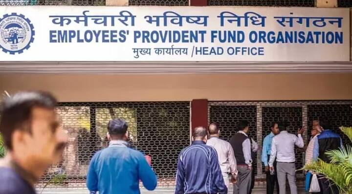 આ સાથે તમારી વિનંતી સબમિટ કરવામાં આવશે અને તમારી નવી કંપનીએ તેનું પ્રમાણીકરણ કરવું પડશે. તમારી કંપની દ્વારા પ્રમાણિત થયા પછી, EPFO તમારા બહુવિધ ખાતાઓને મર્જ કરવાની પ્રક્રિયા શરૂ કરશે. થોડા દિવસો પછી, તમે EPFOની વેબસાઇટ પરથી જ તમારી અરજીનું સ્ટેટસ ચેક કરી શકો છો.