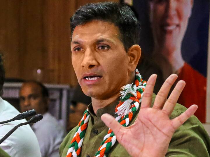 Jitu Patwari Reaction on IT Summon to Congres leaders Claims BJP Trying to Scare Ahead of Lok Sabha Election 2024 MP Politics: कांग्रेस नेताओं को IT समन मिलने पर भड़के जीतू पटवारी, बोले- 'अभी यही नेता BJP में शामिल हो जाएं तो...'