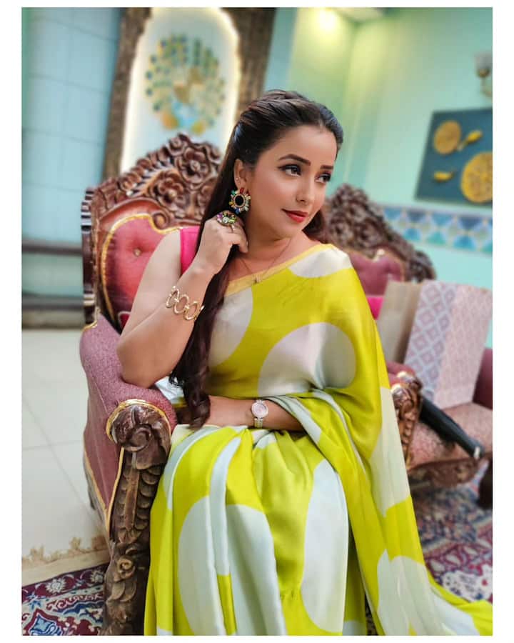 अभिनेत्री अपूर्वा नेमळेकरनं (Apurva Nemlekar) 'रात्रीस खेळ चाले' (Ratris Khel Chale) या मालिकेतील शेवंता ही भूमिका साकारुन प्रेक्षकांची मनं जिंकली.(pc:apurvanemlekarofficial/ig)