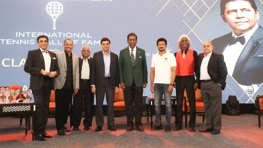 Minister Udhayanidhi says Vijay Amritraj's contributions to tennis and the society will leave an indelible mark in history Minister Udhayanidhi: டென்னிஸ் ஹால் ஆஃப் ஃபேமில் இணைந்த விஜய் அமிர்தராஜிற்கு பாராட்டு விழா - அமைச்சர் உதயநிதி பெருமிதம்