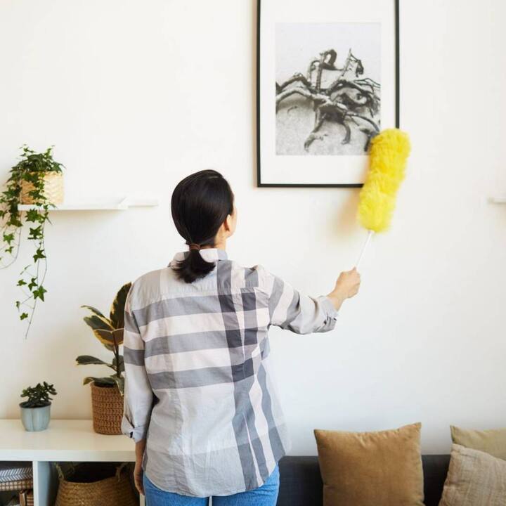 Cleaning Wall-ਛੋਟੇ ਬੱਚੇ ਕੰਧਾਂ 'ਤੇ ਲਿਖ ਕੇ ਗੰਦਾ ਕਰ ਦਿੰਦੇ ਹਨ। ਜੇਕਰ ਤੁਸੀਂ ਵੀ ਪੇਂਟ ਦੇ ਗੰਦੇ ਹੋਣ ਦੀ ਸਮੱਸਿਆ ਨਾਲ ਜੂਝ ਰਹੇ ਹੋ, ਕੁਝ ਅਜਿਹੇ ਹੈਕ ਜਿਨ੍ਹਾਂ ਦੀ ਮਦਦ ਨਾਲ ਤੁਸੀਂ ਆਪਣੇ ਘਰ ਦੀ ਪੇਂਟ ਨੂੰ ਗੰਦਾ ਹੋਣ ਤੋਂ ਬਚਾ ਸਕੋਗੇ।