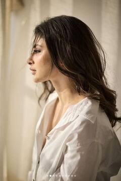 Mouni Roy: ਮੌਨੀ ਰਾਏ ਨੇ ਓਵਰਸਾਈਜ਼ ਸ਼ਰਟ 'ਚ ਕਰਵਾਇਆ ਹੌਟ ਫੋਟੋਸ਼ੂਟ, ਦੇਖੋ ਸਿਜ਼ਲਿੰਗ ਪੋਜ਼