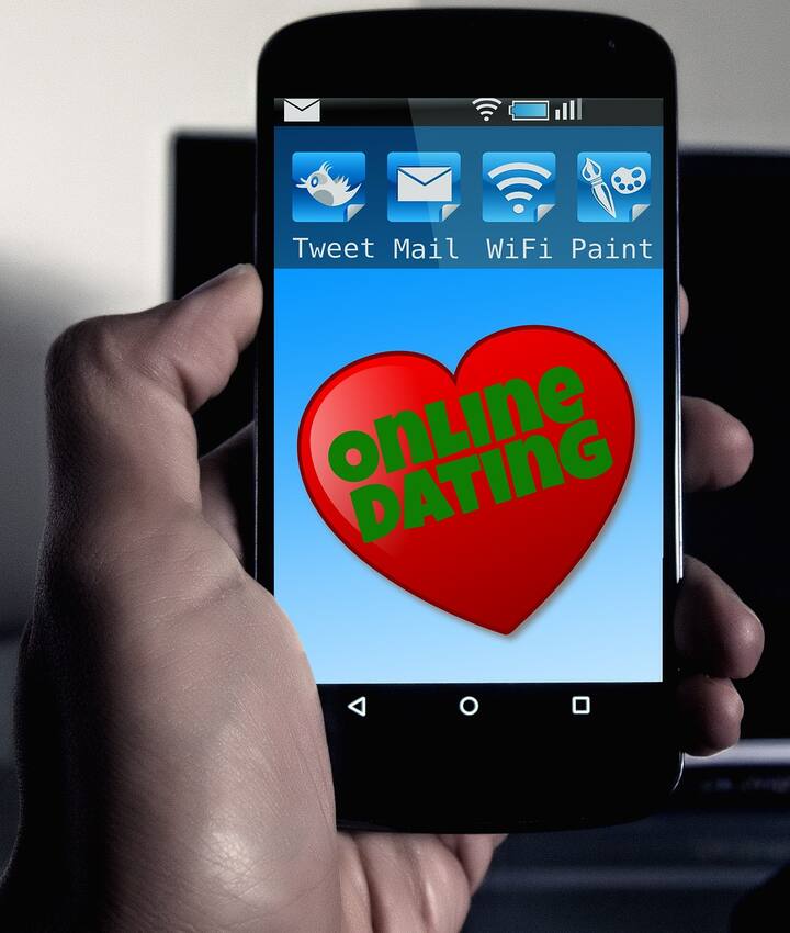 Online Dating - நேரில் சந்திப்பதற்கு முன்னரே கெமிஸ்ட்ரியை சரிபார்ப்பதோடு, இணக்கத்தன்மையை மதிப்பிடவும் பிரபலமாக பின்பற்றப்படுகிறது