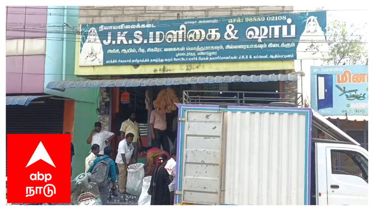 Banned plastic products confiscated by the government in Mayiladuthurai  - TNN மயிலாடுதுறையில் தொடரும் பிளாஸ்டிக் பயன்பாடு; தடுக்க முடியாமல் திணறும் அதிகாரிகள்