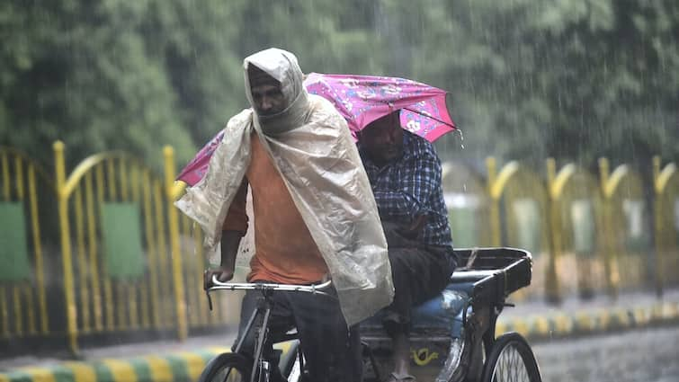 Bihar Weather Rain in 15 Districts Including Muzaffarpur Buxar Patna Hailstorm IMD Alert Mausam ANN Bihar Weather: पटना समेत कई इलाकों में हुई बारिश, 4 शहरों में ओलावृष्टि की संभावना, 15 जिलों के लिए अलर्ट जारी