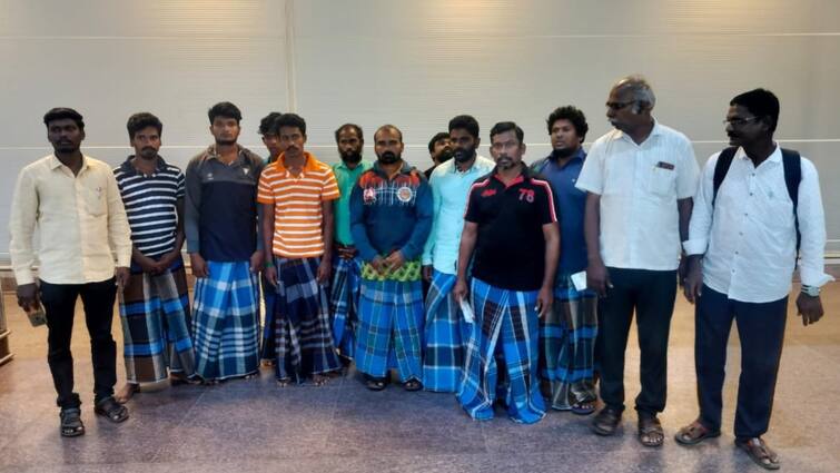 Tamil Nadu: 18 Fishermen Released From Sri Lankan Prison Reach Chennai Tamil Nadu: 18 Fishermen Released From Sri Lankan Prison Reach Chennai