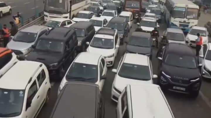 Delhi's Singhu border also witnessed traffic snarls ahead of the farmer's protests. (Source: ANI)