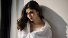 PHOTO: मौनी रॉयच्या आकर्षक लूकने वाढवले इंटरनेटचे तापमान; फोटो पाहाचं!