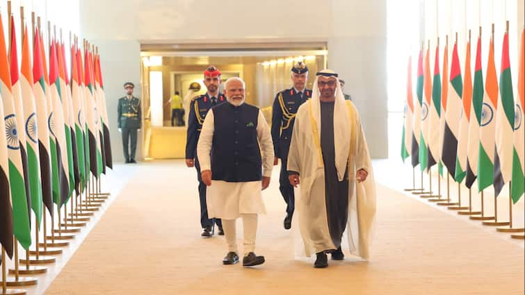 PM Modi In UAE: Prime Minister Meets First Batch Of Students From IIT Delhi - Abu Dhabi Campus PM Modi In UAE: Prime Minister Meets First Batch Of Students From IIT Delhi - Abu Dhabi Campus