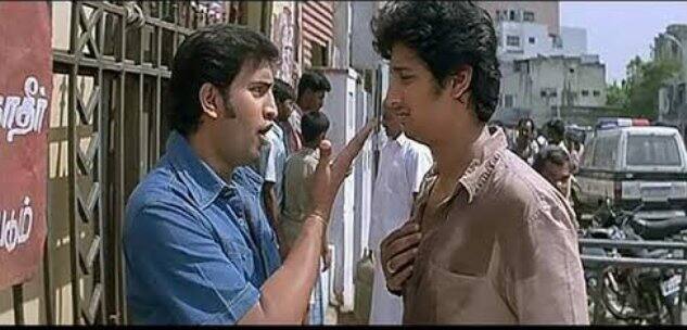 சிவாவின் நண்பனாக வரும் சந்தானம், அம்மாவாக வரும் ஊர்வசி, சக்தியின் அப்பாவாக ஞானசம்பந்தம், சிறப்பு தோற்றத்தில் வரும் ஆர்யா, ஷகீலா என அனைவரின் கதாபாத்திரங்களும் மனதில் நிற்கும்படியாக அமைந்திருக்கும்.