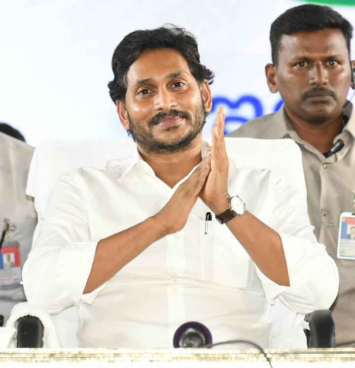 ముగింపు సందర్భంగా ఏర్పాటు బాణసంచా పేలుళ్లు ఆకట్టుకున్నాయి