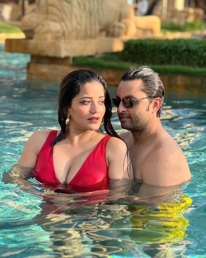 वहीं विक्रांत भी अपनी गॉर्जियस वाइफ को बाहों में भरकर उनपर प्यार लुटाते हुए नजर आ रहे हैं.