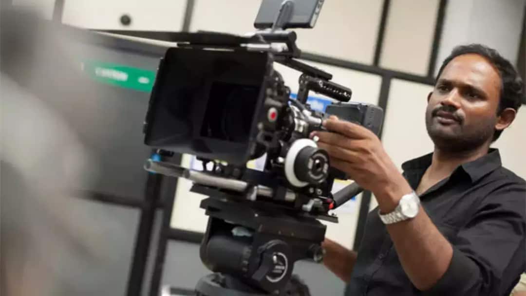 thieves returns awards of director manikandan and writes a note asking forgiveness Director Manikandan: దర్శకుడి ఇంట్లో చోరీ - నేషనల్ అవార్డులను వెనక్కి ఇచ్చేసిన దొంగలు, క్షమించండి అంటూ లెటర్!