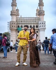 Shobha Shetty Photos: వాలంటైన్స్‌ డే సెలబ్రేషన్స్‌ - కాబోయే భర్తతో చార్మినార్‌ రోడ్డులో శోభా శెట్టి సందడి