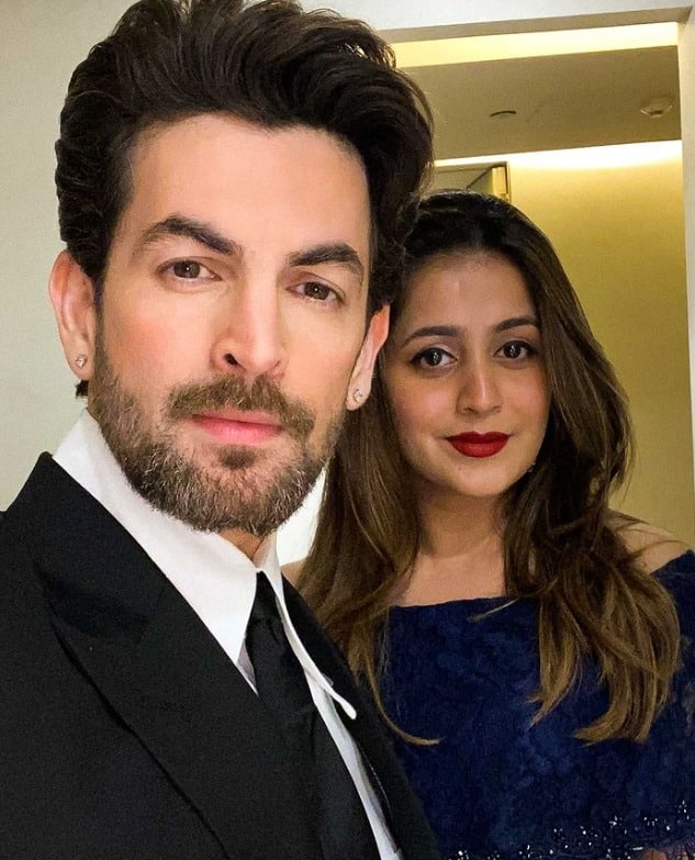 नील नितिन मुकेश ने भी अपने माता-पिता की मर्जी से रचाई थी. एक्टर ने साल रुक्मिणी सहाय संग अरेंज मैरिज किया था.