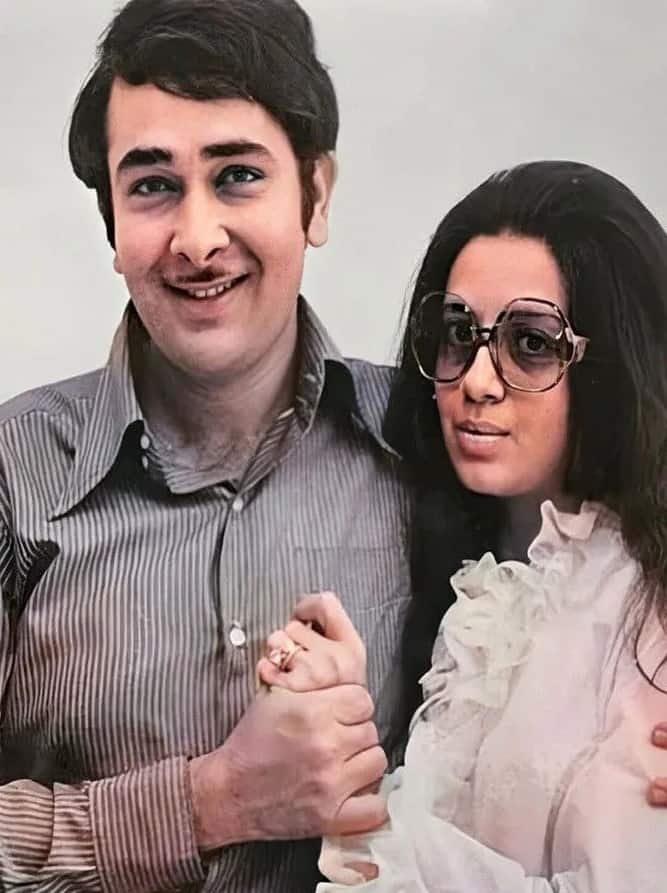 रणधीर कपूर 70 और 80 के दशक में एक्टिंग करियर में काफी एक्टिव रहे हैं. उस दौरान उनकी लव स्टोरी शुरू हुई और उन्होंने जो रिश्ता टाइमपास से शुरू किया था वो प्यार में बदला, शादी हुई और फिर रणधीर कपूर बबीता से अलग रहने लगे थे.