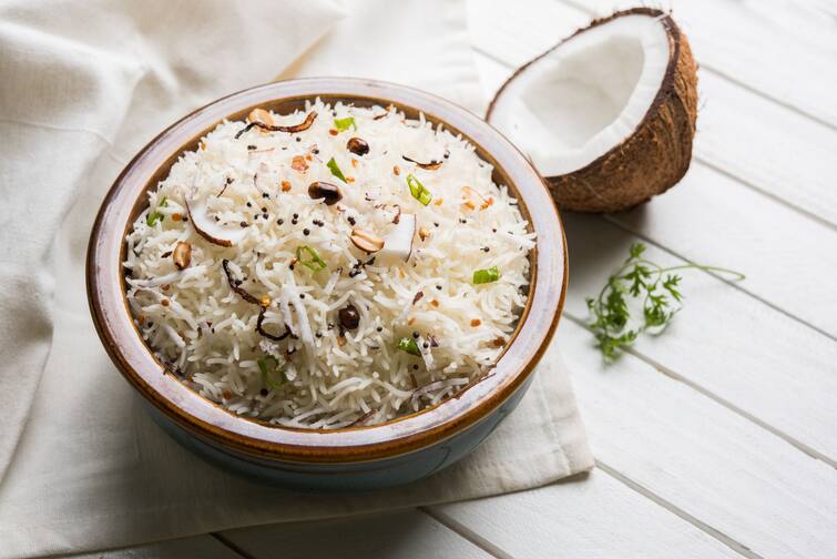 Learn the recipe of delicious and healthy coconut rice which will help in weight loss મેદસ્વિતાથી મુક્તિ જોઇએ છે તો આ કોકોનટ રાઇસને ડાયટમાં કરો સામેલ, જાણો રેસિપી