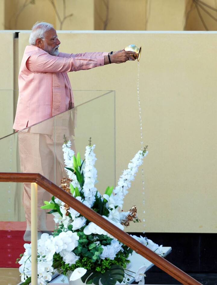 PM Modi offers prayers to a symbolic stream of the Ganga.