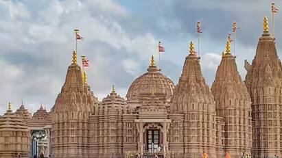 વડાપ્રધાન નરેન્દ્ર મોદી આજે એટલે કે બુધવારે (14 ફેબ્રુઆરી) સંયુક્ત આરબ અમીરાત (UAE)ની રાજધાની અબુ ધાબીમાં પ્રથમ હિન્દુ મંદિરનું ઉદ્ઘાટન કરશે. આ મંદિર કાશી વિશ્વનાથ કોરિડોર કરતા ઘણું મોટું છે. મંદિરને ભવ્ય બનાવવા માટે રાજસ્થાનમાં પથ્થરની કોતરણી કરવામાં આવી છે અને યુએઇના રાજકુમારે મંદિર માટે જમીન દાનમાં આપી છે.