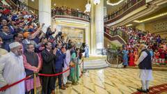 UAE में गूंजा 'भारत माता की जय' का नारा, तस्वीरों में देखें कैसे मुस्लिम देश ने किया पीएम मोदी का स्वागत